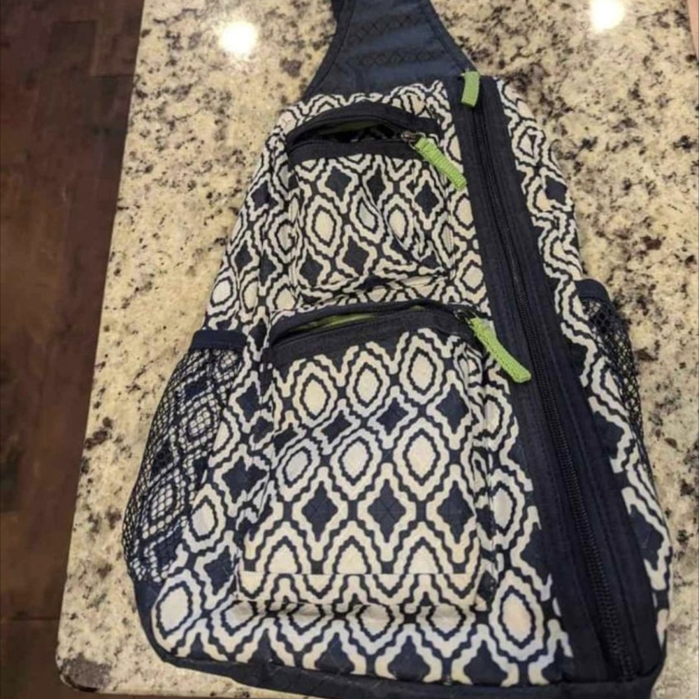 Thirty One Perfect Pendant one shoulder sling back bag